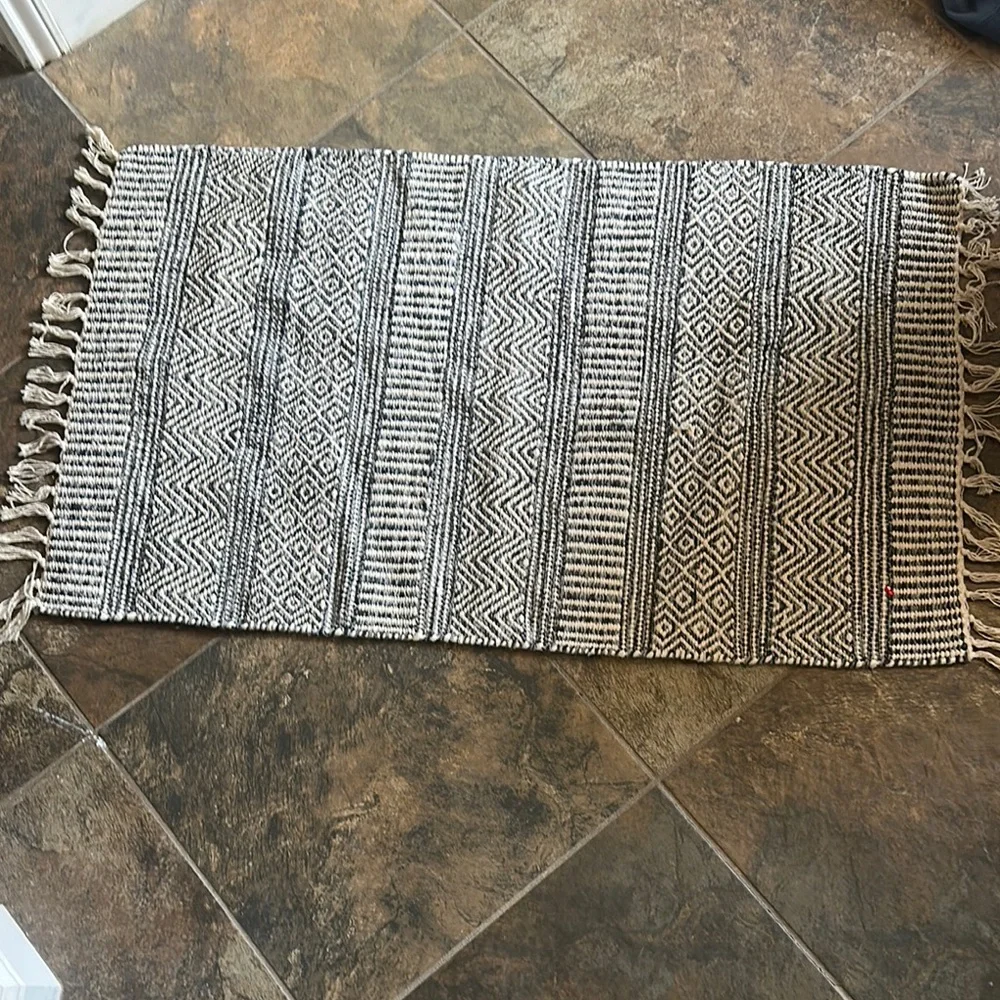 Geometric Black and White Area Rug